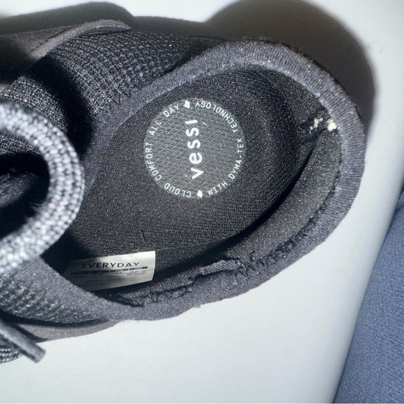 Vessi - Everyday Waterproof Sneakers - Picture 4 of 5